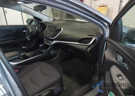 2018 Chevrolet Volt Lt z USA, uszkodzony, nr VIN 1G1RC6S56JU137926